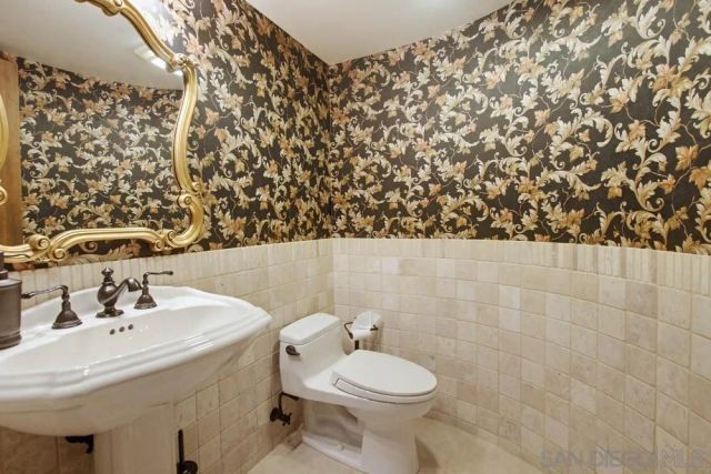 1366 Camino Lujan, San Diego, CA 92111