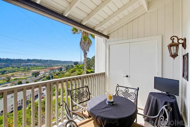 1366 Camino Lujan, San Diego, CA 92111