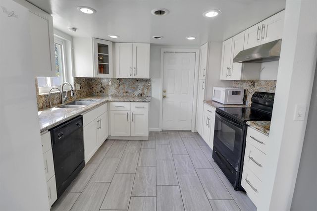 2233 NW 3rd Avenue, Boca Raton, FL 33431