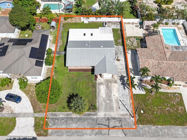 2233 NW 3rd Avenue, Boca Raton, FL 33431