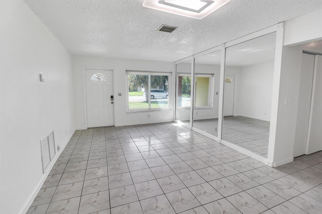 2233 NW 3rd Avenue, Boca Raton, FL 33431