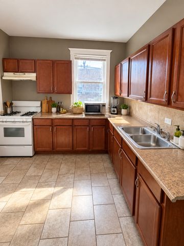 4421 N Kimball Avenue, Chicago, IL 60625