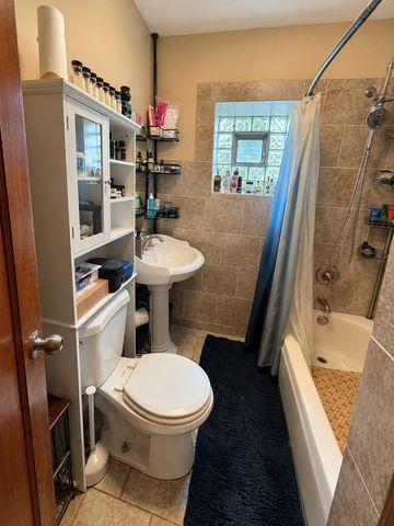 4421 N Kimball Avenue, Chicago, IL 60625