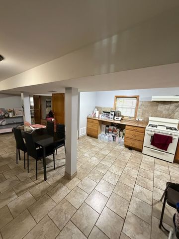 4421 N Kimball Avenue, Chicago, IL 60625