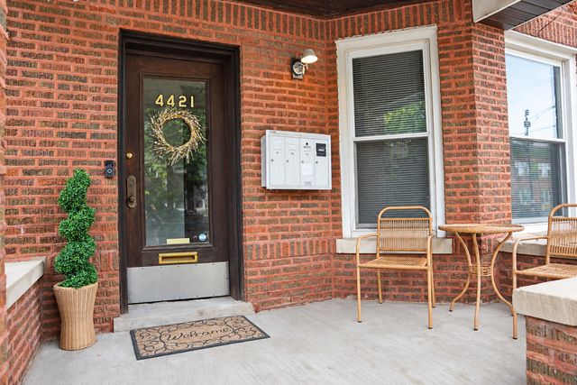 4421 N Kimball Avenue, Chicago, IL 60625