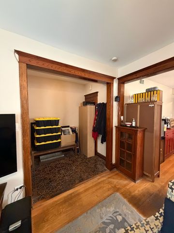 4421 N Kimball Avenue, Chicago, IL 60625