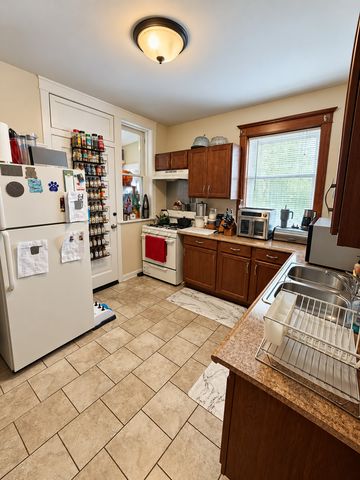 4421 N Kimball Avenue, Chicago, IL 60625