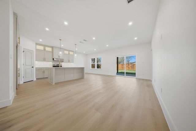 721 High School Drive, Seagoville, TX 75159