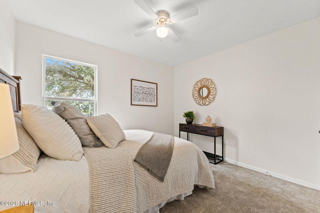 1700 HOLLOW GLEN Drive, Middleburg, FL 32068
