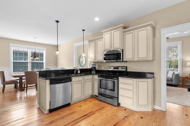 8 Sandlapper Way, Pawleys Island, SC 29585