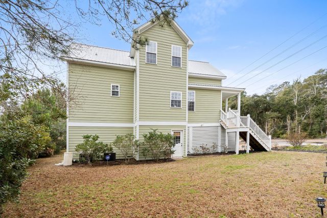 8 Sandlapper Way, Pawleys Island, SC 29585