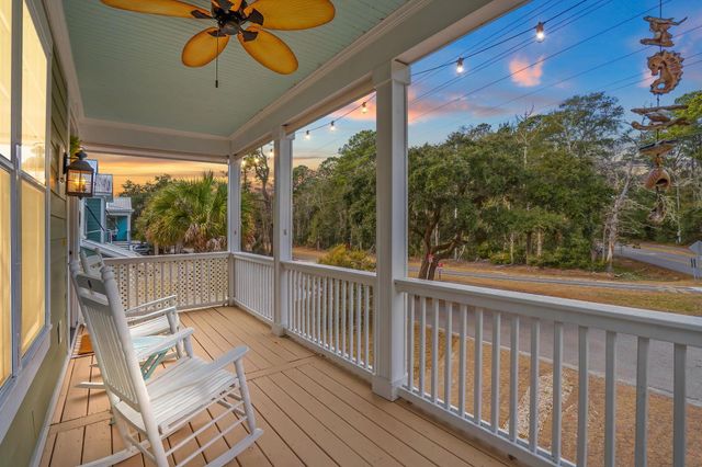 8 Sandlapper Way, Pawleys Island, SC 29585