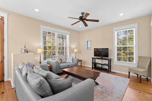 8 Sandlapper Way, Pawleys Island, SC 29585