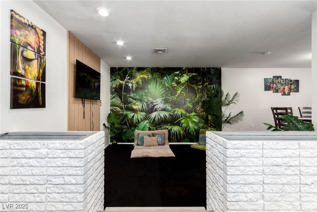 5710 Madre Mesa Drive, Las Vegas, NV 89108