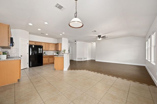 7817 Squirrel Hollow DR, Georgetown, TX 78628