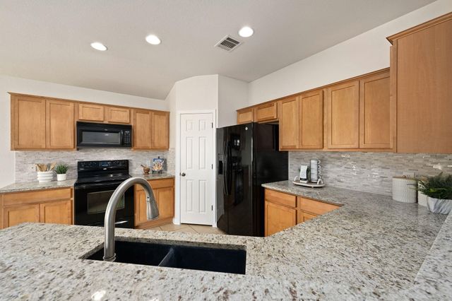 7817 Squirrel Hollow DR, Georgetown, TX 78628