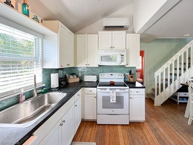 4561 Smugglers DR, Upper Captiva, FL 33924