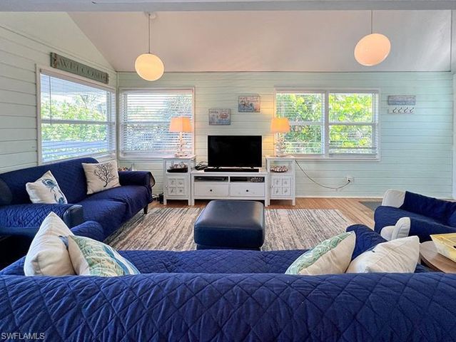 4561 Smugglers DR, Upper Captiva, FL 33924