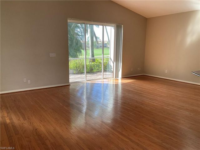 135 Glen Eagle CIR, Naples, FL 34104