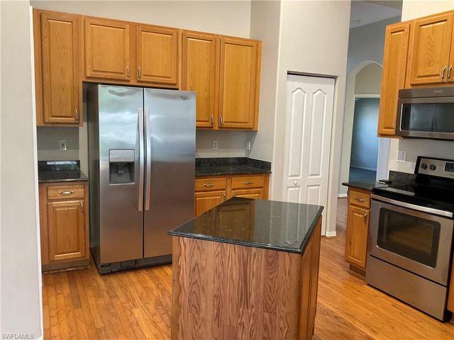 135 Glen Eagle CIR, Naples, FL 34104