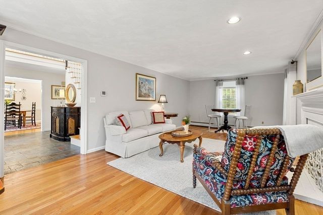 13 Laconia Cir, North Andover, MA 01845