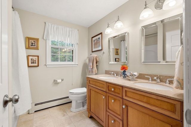 13 Laconia Cir, North Andover, MA 01845
