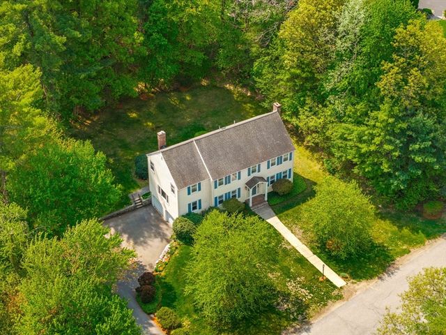 13 Laconia Cir, North Andover, MA 01845