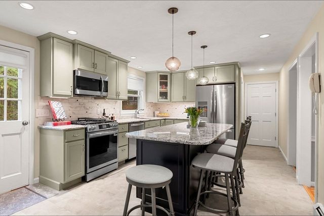 13 Laconia Cir, North Andover, MA 01845