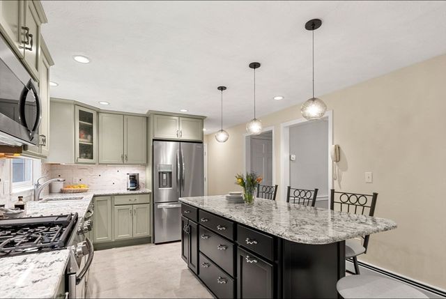 13 Laconia Cir, North Andover, MA 01845