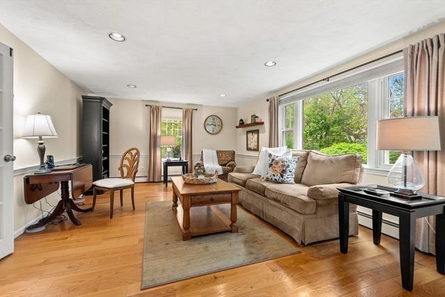 13 Laconia Cir, North Andover, MA 01845
