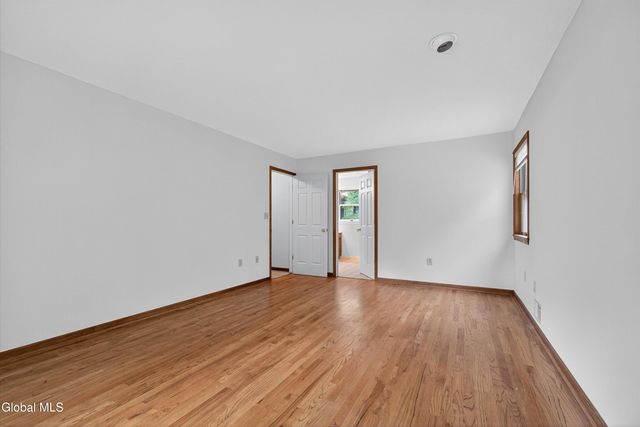 60 Saunders Lane, Ballston, NY 12019