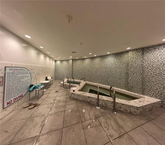 244 Biscayne Boulevard 3106, Miami, FL 33132