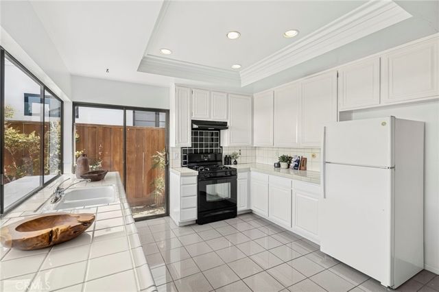 2030 Port Weybridge, Newport Beach, CA 92660