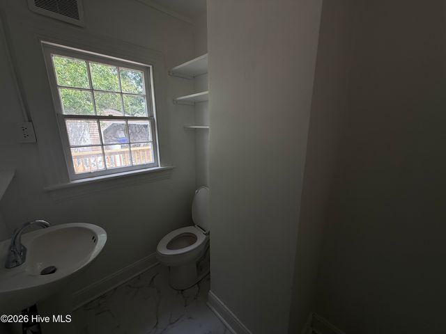 2519 S Memorial Drive, Greenville, NC 27834