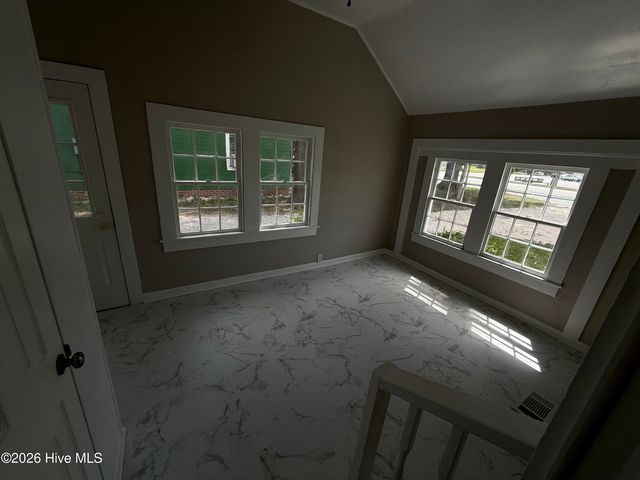 2519 S Memorial Drive, Greenville, NC 27834