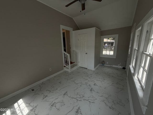 2519 S Memorial Drive, Greenville, NC 27834