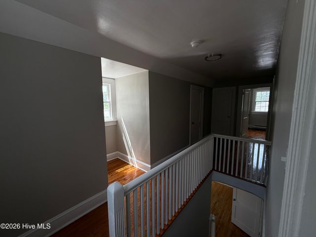 2519 S Memorial Drive, Greenville, NC 27834