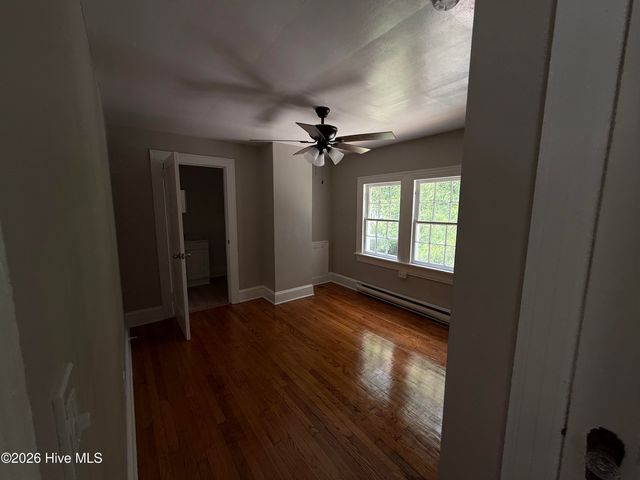 2519 S Memorial Drive, Greenville, NC 27834