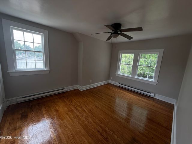2519 S Memorial Drive, Greenville, NC 27834