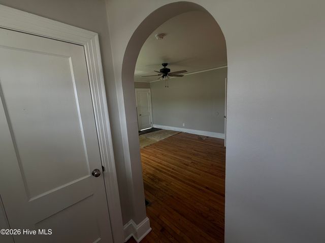 2519 S Memorial Drive, Greenville, NC 27834