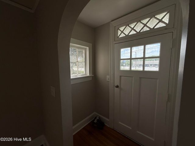 2519 S Memorial Drive, Greenville, NC 27834