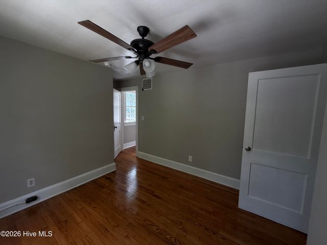 2519 S Memorial Drive, Greenville, NC 27834
