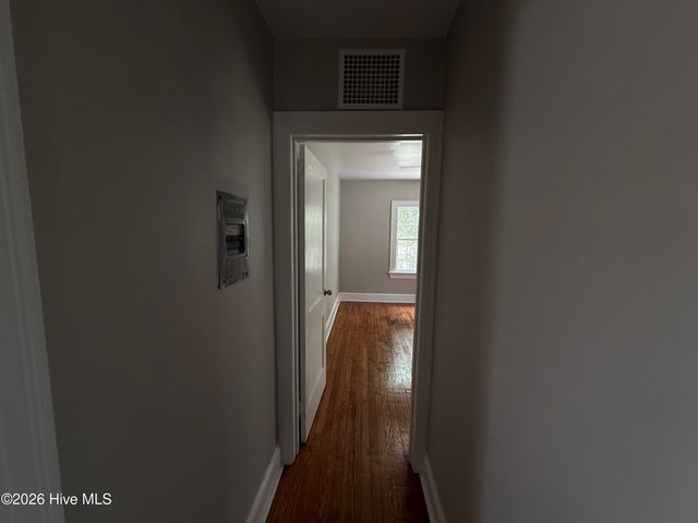 2519 S Memorial Drive, Greenville, NC 27834
