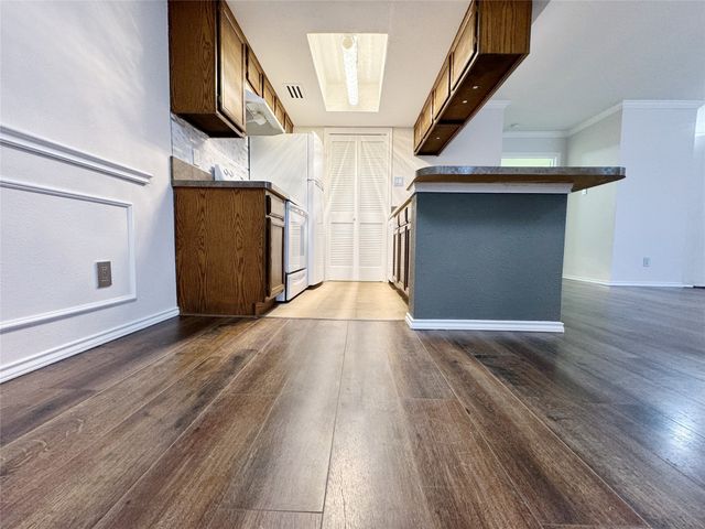 5821 Marvin Loving Drive 105, Garland, TX 75043