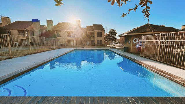 5821 Marvin Loving Drive 105, Garland, TX 75043