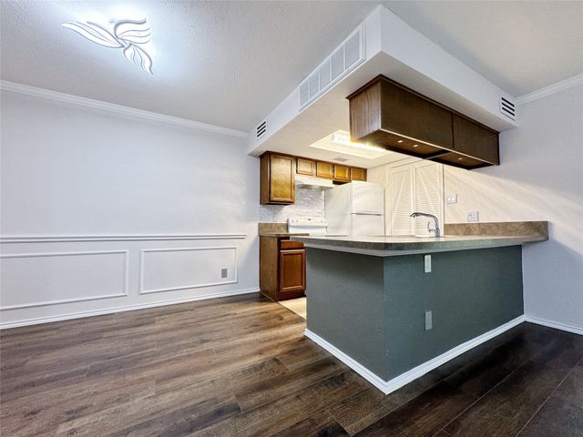 5821 Marvin Loving Drive 105, Garland, TX 75043