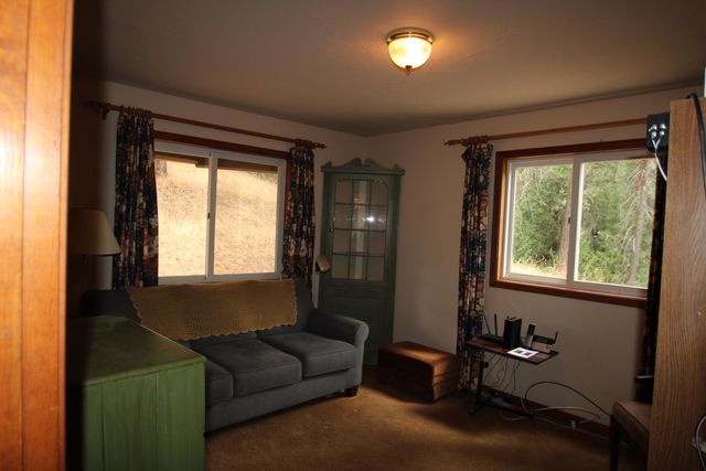 340 Mariposa Drive, Pierpoint Springs, CA 93265