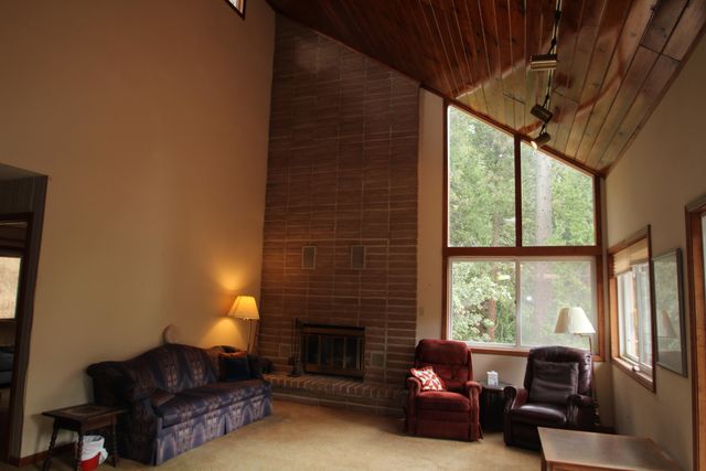 340 Mariposa Drive, Pierpoint Springs, CA 93265