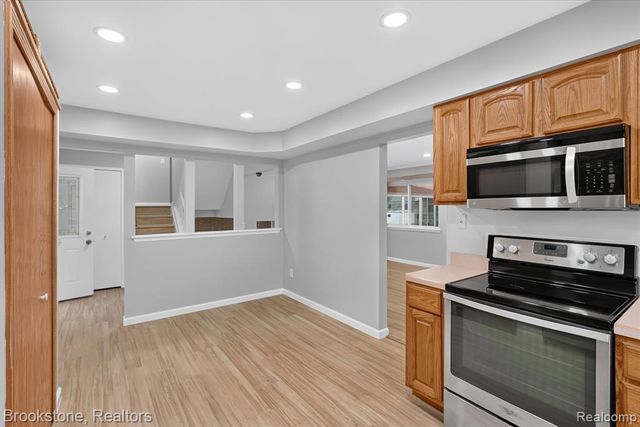 39795 Waldorf Drive, Clinton Township, MI 48038
