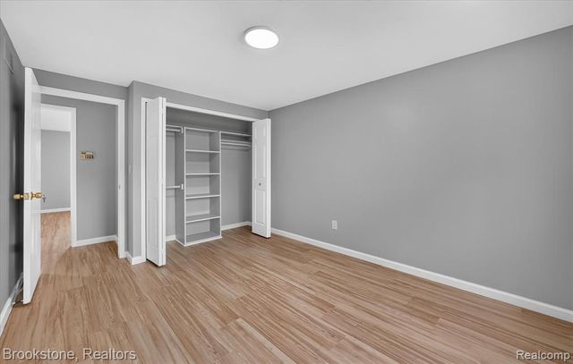 39795 Waldorf Drive, Clinton Township, MI 48038